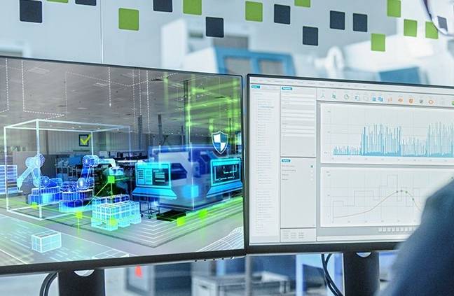 ENG-013_Blog-3_Data_main-small-1200x423 Een man achter een computerscherm, werkend aan de toekomst.