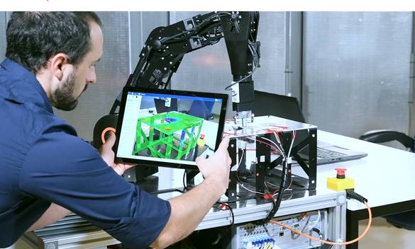 Executable Digital twin application on a robotic arm with real-time deformation insight digital twin on robotarm