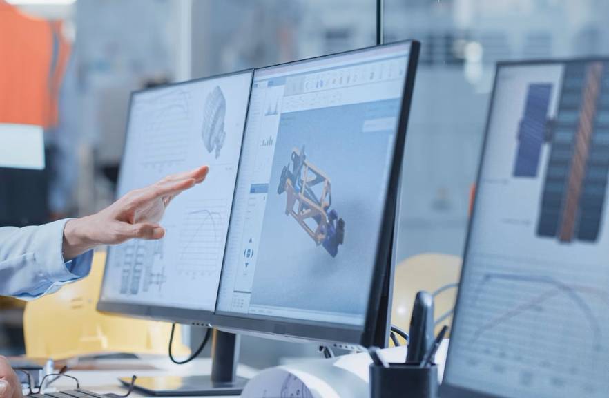 engineers die samenwerken en overleggen