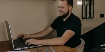 van-Eck-image.jpg Een werknemer van Van Eck